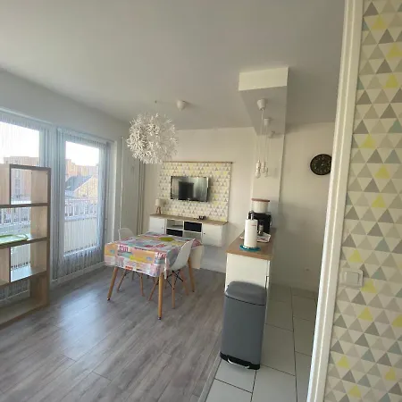 Amicie 27m2, Balcon Couvert, Pres Centre-gare-cathedrale, Wifi דירה