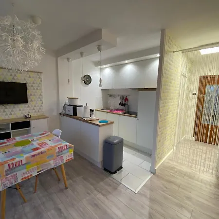 Appartement Amicie 27m2, Balcon Couvert, Pres Centre-gare-cathedrale, Wifi Reims